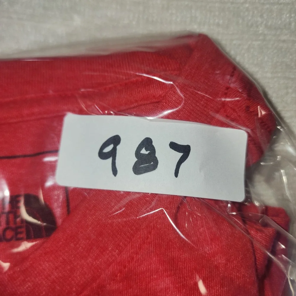 The North Face Mens Red Grizzly Bear Graphic T-Shirt Short Sleeve Medium M